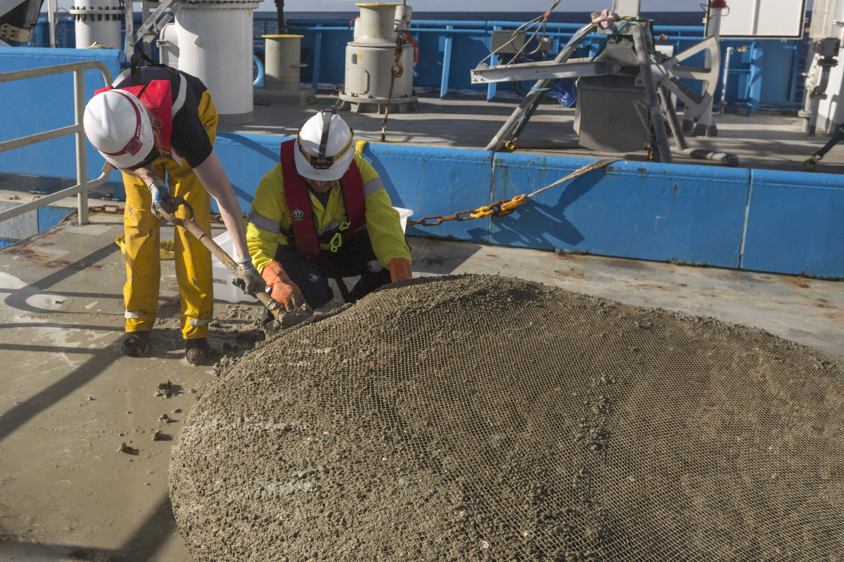 A beam trawl full of mud